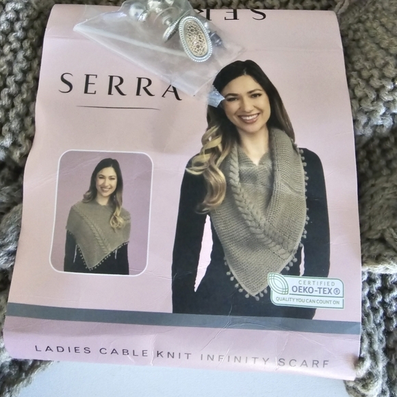 Sierra Scarf Chunky Knit Cowl Neck Gray Infinity Warmer Asymmetrical Cable knit - Picture 4 of 8